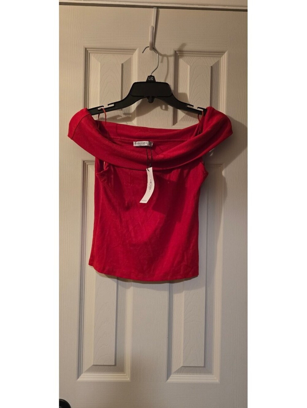 Stradivarius Red Off-the-Shoulder Top – Size Medium – NWT